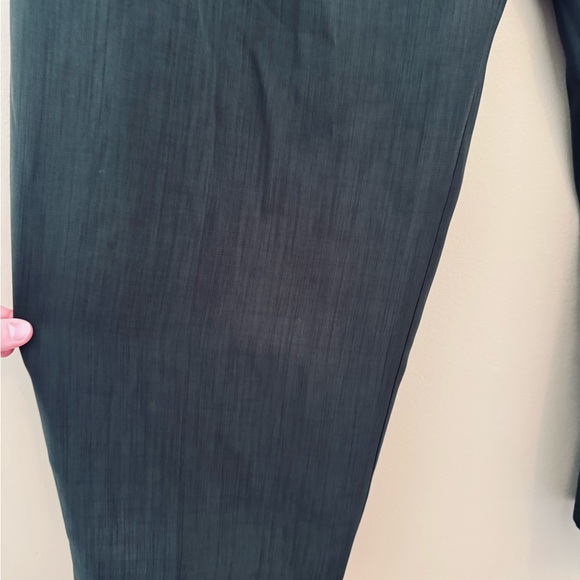 High-Rise Wide-Leg Pants in sage Green - Picture 4 of 11